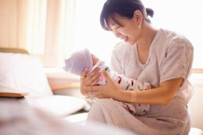 Mẹ sau sinh có nên giảm béo ở giai đoạn kiêng cữ?