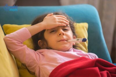Khi trẻ bị sốt nên làm gì? 5 sai lầm tuyệt đối tránh khi chăm sóc trẻ sốt tại nhà 