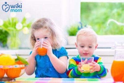 Có nên cho trẻ dưới 1 tuổi uống nước ép trái cây?